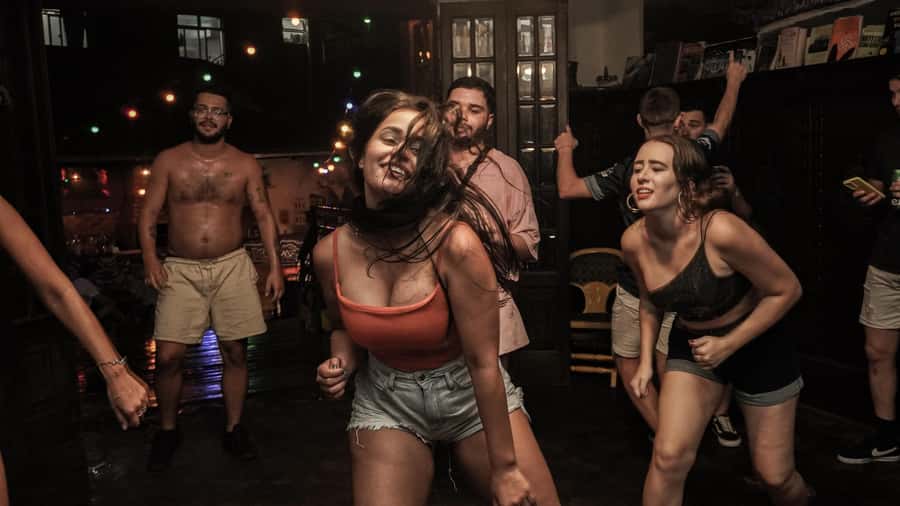 Rio Experience: Caipirinha Workshop (2 Caipis) + Funk Class - The caipirinha workshop begins around 8:30 pm
