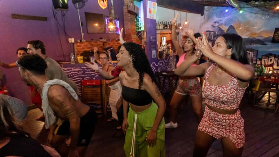Rio Experience: Caipirinha Workshop (2 Caipis) + Funk Class - Who should book this experience