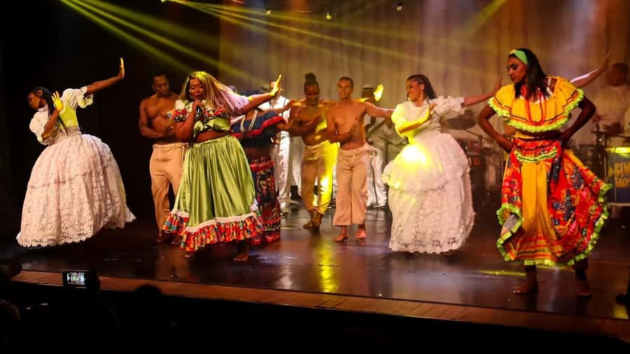 Rio: Ginga Tropical Folkloric Show & Optional Dinner - What kind of Rio evening is this?