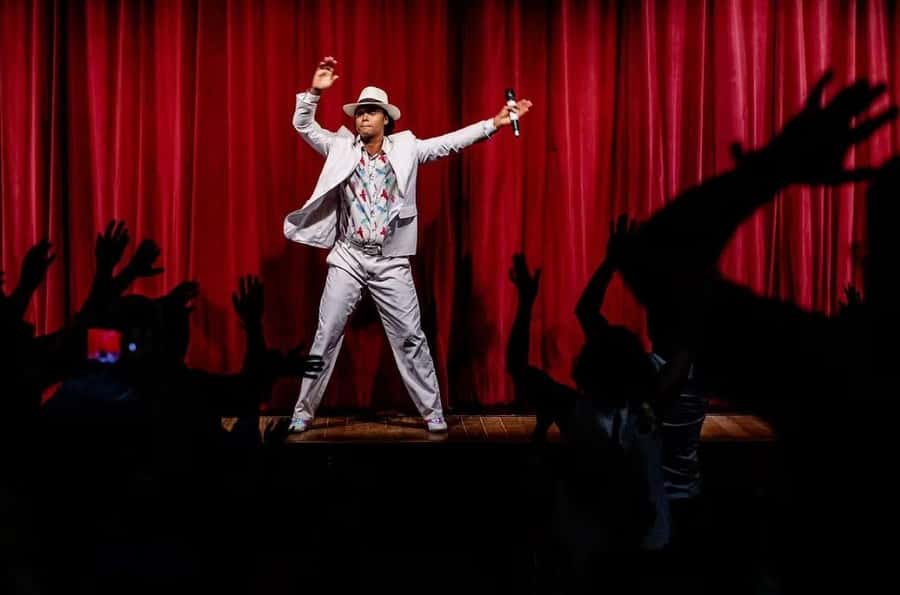 Rio: Ginga Tropical Folkloric Show & Optional Dinner - How to make the most of the evening