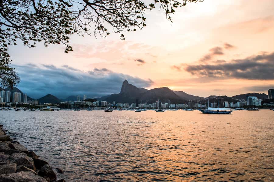 Rio: Guanabara Bay 2-Hour Boat Tour - The $24 price and what you get