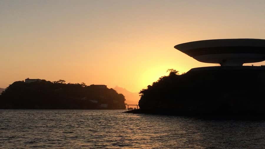 Rio: Guanabara Bay Boat Tour - Fortresses, beaches, and the defensive past of the bay