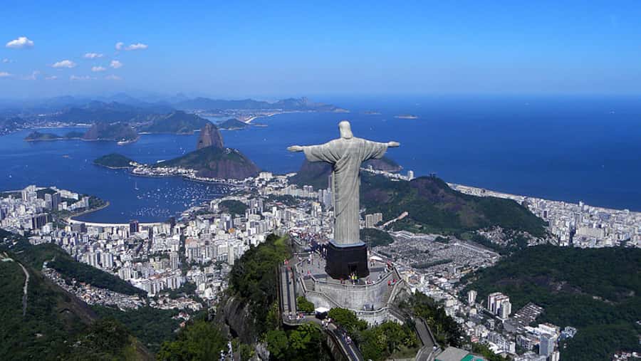Rio: Maracanã Stadium & Christ the Redeemer by Rack Railway - Christ the Redeemer is the reason to book