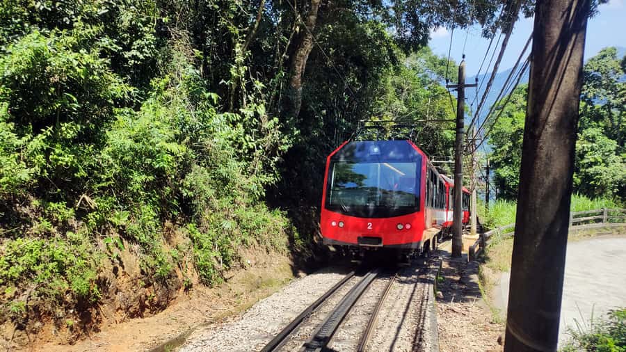 Rio: Maracanã Stadium & Christ the Redeemer by Rack Railway - Guides, languages, and audio commentary