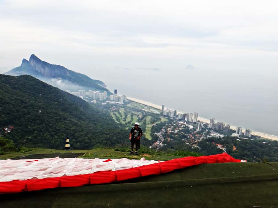 Rio: Pedra Bonita 4-Hour Hike with Free Flight Ramp Visit - Coming Down to São Conrado Beach