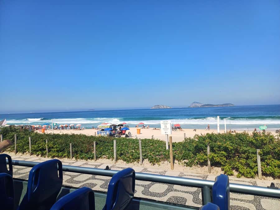 Rio Samba Bus: hop-on hop-off city tour in Rio de Janeiro - The return through Botafogo, Lagoa, Flamengo, and Ipanema