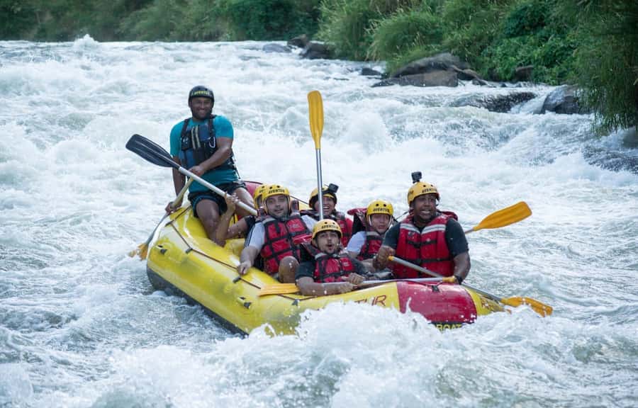 Rio: White Water Rafting Adventure tour in Rio de Janeiro - Pickup from Rio and the road into the countryside