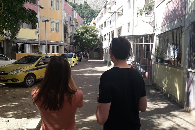 Rocinha Local Tour - Meeting at 10:00 a.m. and Finishing Near São Conrado