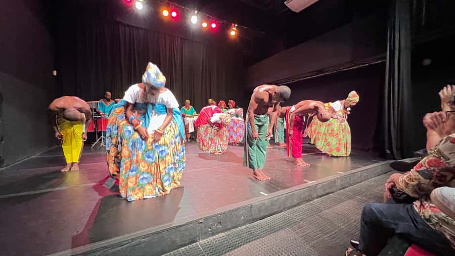 Salvador by Night: Cultural Dinner and Show - Seating, heat, and volume