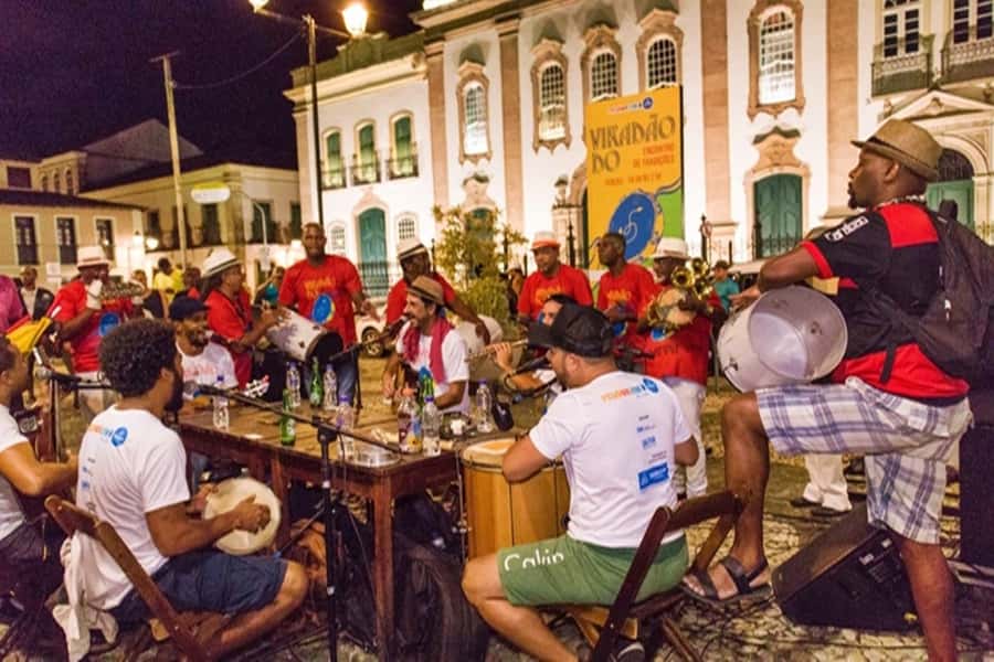 Salvador by Night: Pelourinho & Old Town Tour - Walking through three hours of Pelourinho