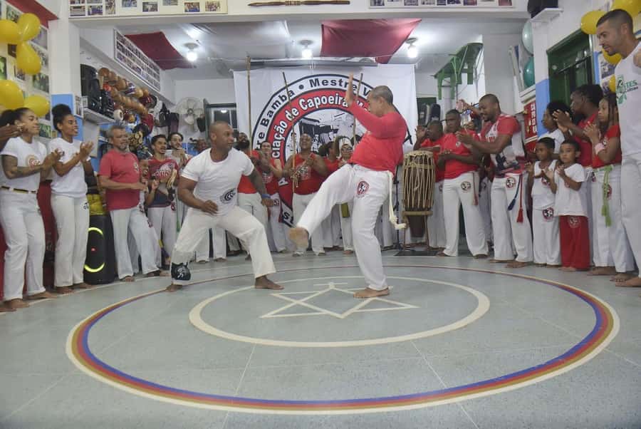 Salvador: Cultural Night of Capoeira, Samba, and Drumming - Why this Capoeira school matters