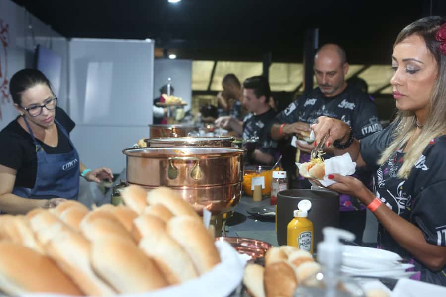 São Paulo Carnival Seating with Food, Drinks, & Transfer - The evening begins with a São Paulo hotel pickup
