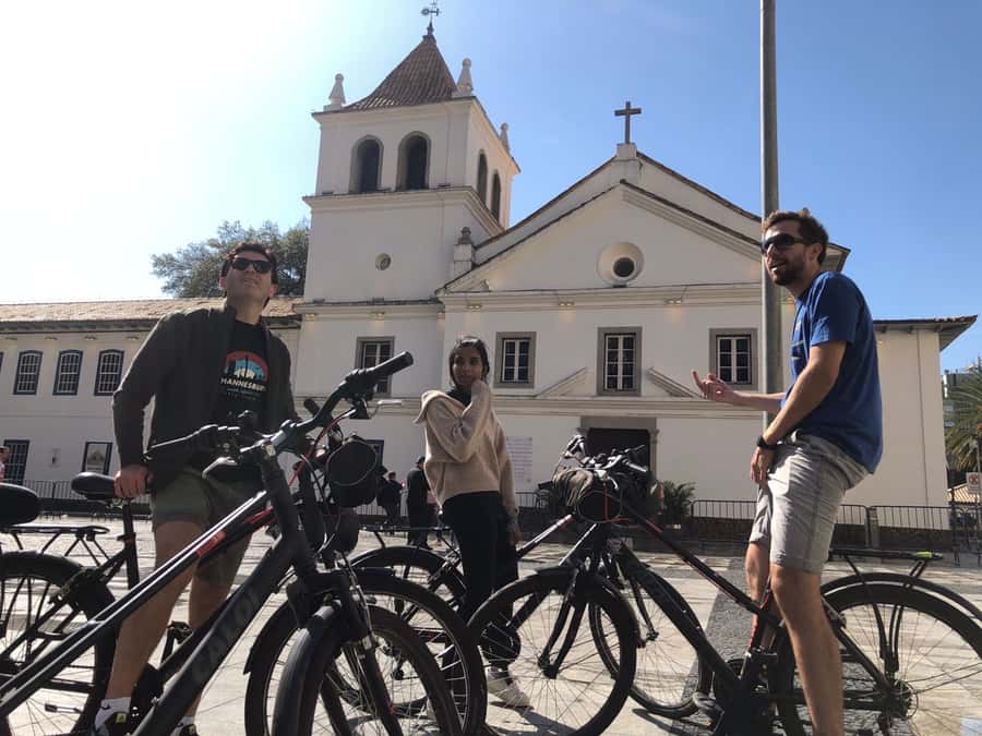 São Paulo: Downtown Historical Bike Tour - Vale do Anhangabaú and the historic center