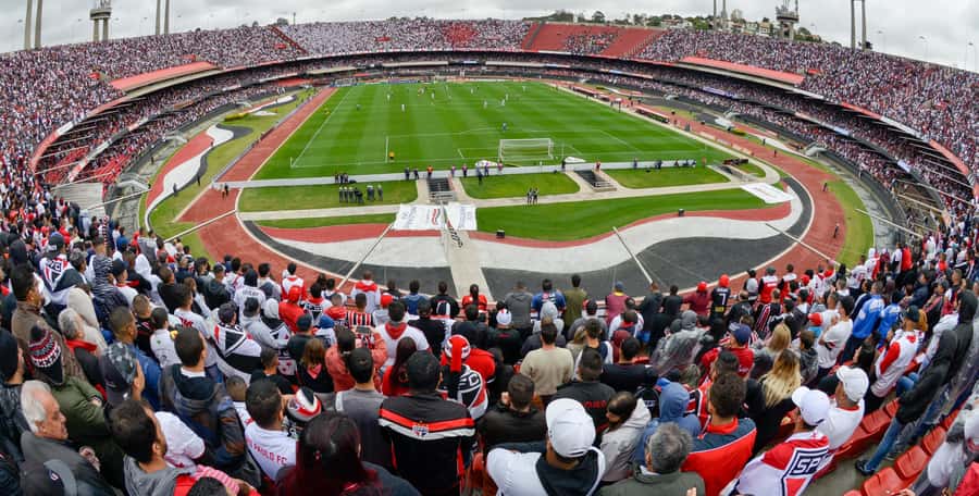 São Paulo: Join a São Paulo football game with a local fan - The local pre-match hour is part of the point