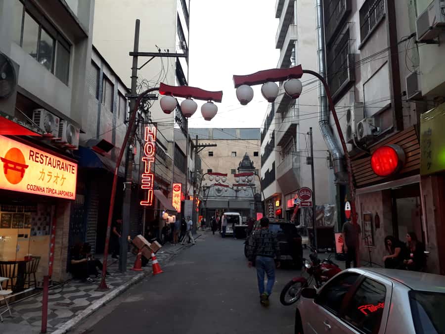 São Paulo: Liberdade Street Food Tour - Takoyaki, tempura, or weekday empanadas
