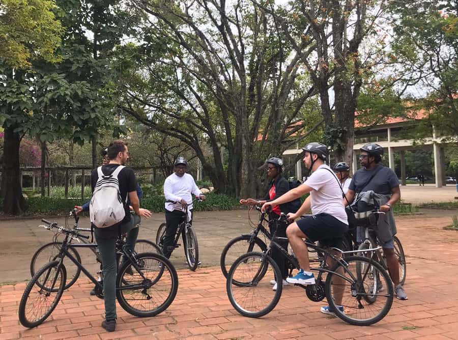 São Paulo: Street Art Bike Tour - Guides, languages, and the value of the small group