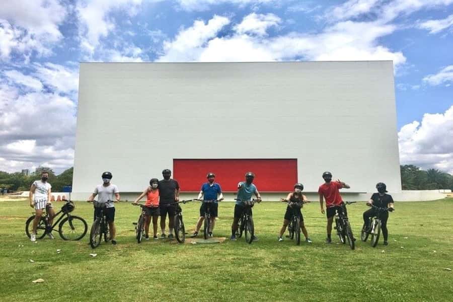 Sao Paulo: The Coolest Urban Scenes Bike Tour - Faria Lima shows São Paulo at full height