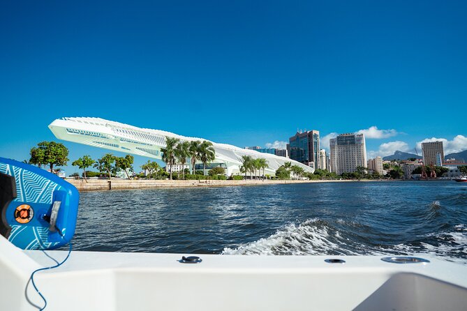 Sunset Boat Tour with Beer, Water, Soda and Snacks included - Seeing the Museum of Tomorrow From the Bay