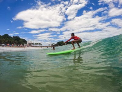 Surf lessons with local instructors in Copacabana/ipanema!