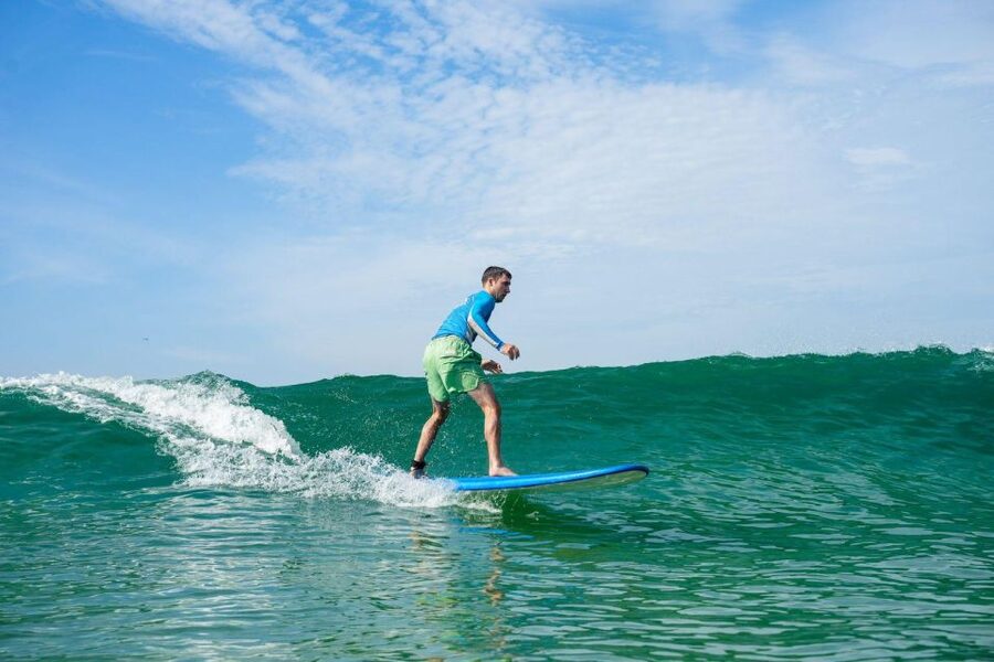 Surf lessons with local instructors in Copacabana/ipanema! - Communication is the main thing to manage