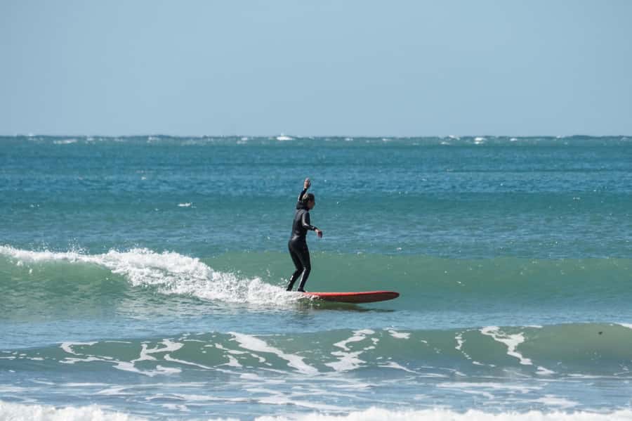 Surfing Lesson with Sea Wolf - The teaching style: patient help after the first falls