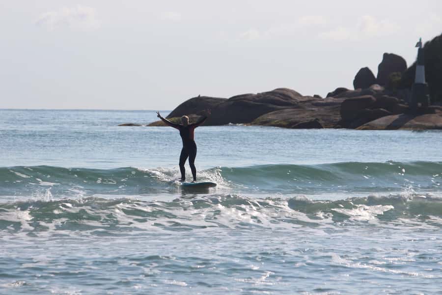 Surfing Lesson with Sea Wolf - Who will get the most from Sea Wolf