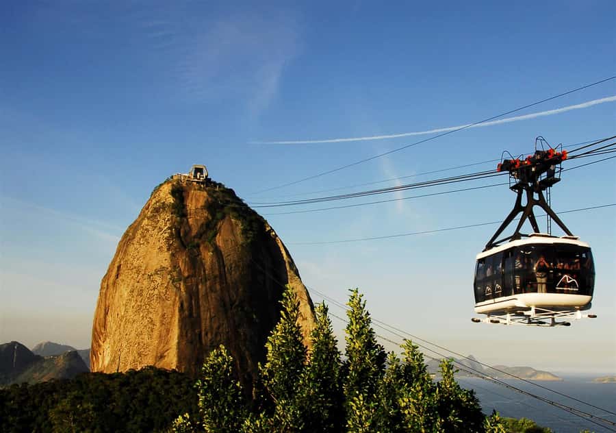 TOUR RIO DE JANEIRO (CIDADE MARAVILHOSA) - Maracanã and the Sambódromo, Rio’s public stage