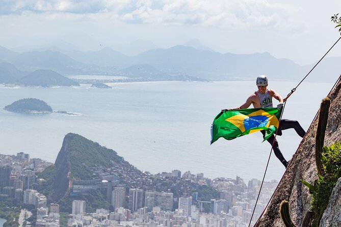 Trail and Rappel on Morro Dois Irmãos - The 50-minute hike up Morro Dois Irmãos