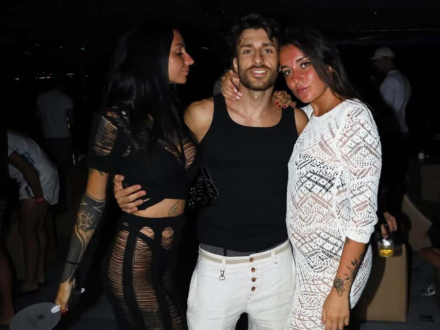 Unforgettable Boat Party - Who will enjoy this Rio night most