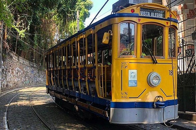 Walking tour of the bohemian neighborhoods of Santa Teresa and Lapa - Cinelândia and the grand center of Rio